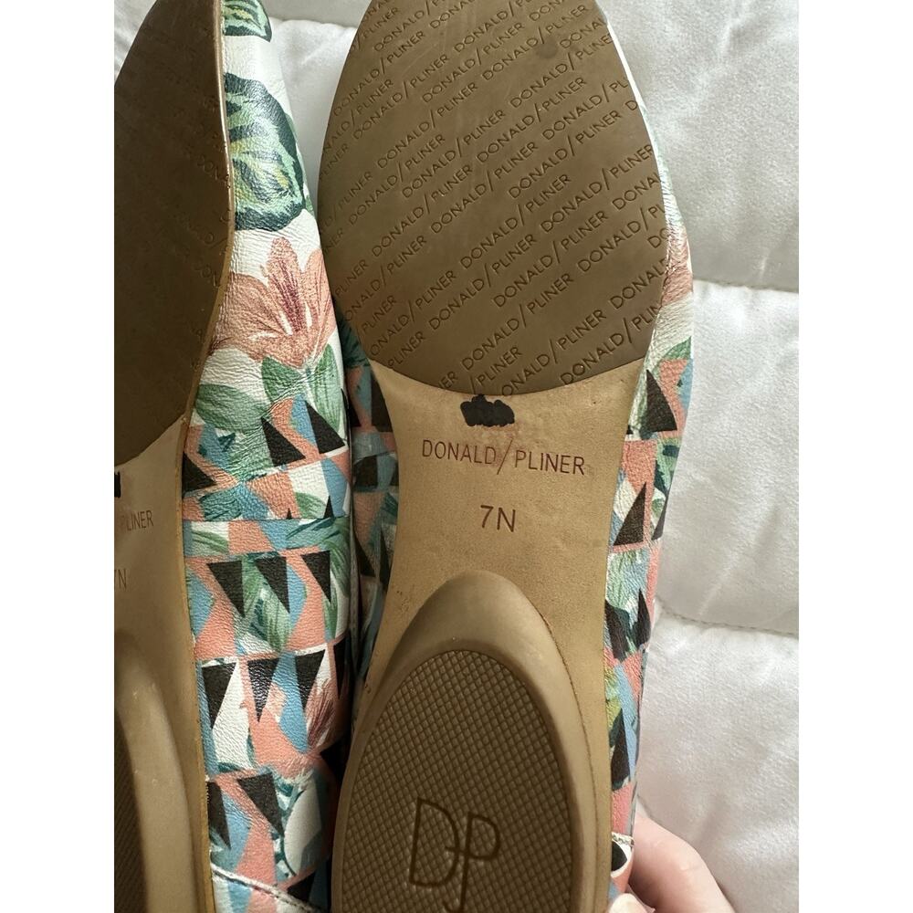 Donald J. Pliner DeeDee Tropical Floral print loafers Size 7N Narrow - Picture 7 of 8